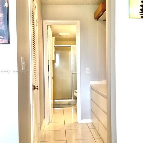 8900 Washington Blvd 415, Pembroke Pines, FL 33025