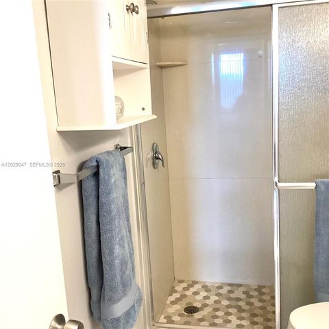 8900 Washington Blvd 415, Pembroke Pines, FL 33025