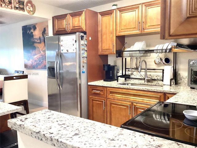 8900 Washington Blvd 415, Pembroke Pines, FL 33025