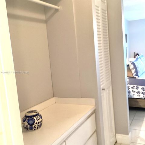 8900 Washington Blvd 415, Pembroke Pines, FL 33025