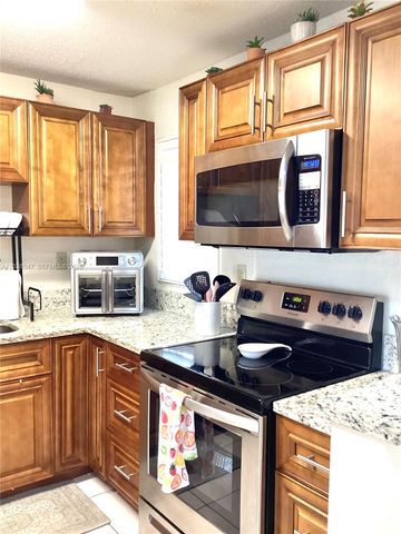 8900 Washington Blvd 415, Pembroke Pines, FL 33025