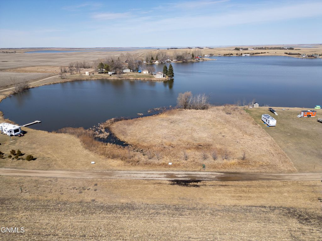 4 Shoreline Drive, Dawson, ND 58428