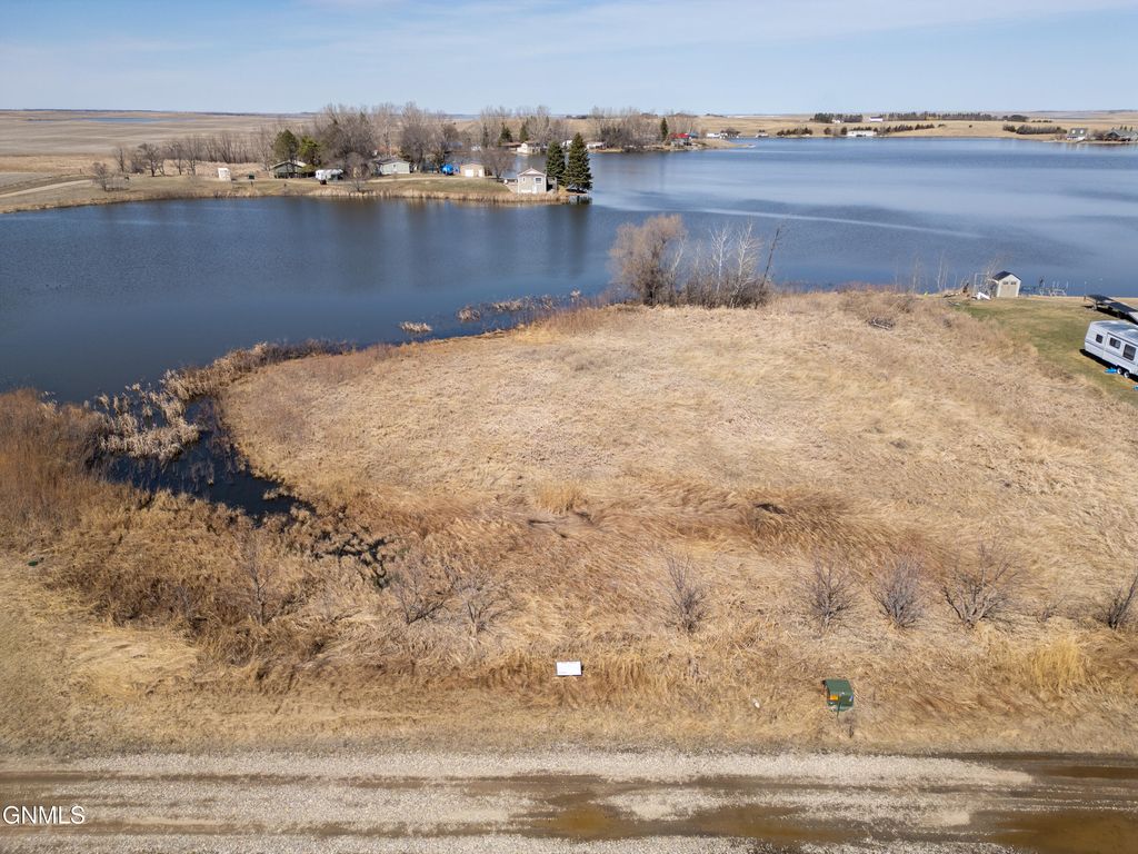 4 Shoreline Drive, Dawson, ND 58428 photo 2