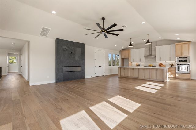 203 E 45th Court, Tulsa, OK 74105