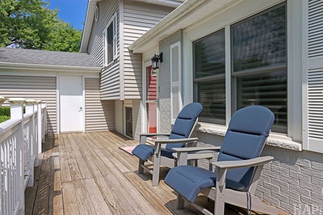 385 Northgate Road, Lindenhurst, IL 60046