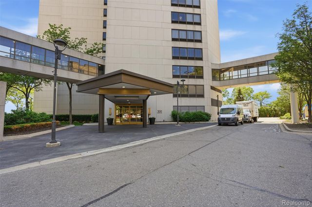 300 Riverfront 24D, Detroit, MI 48226
