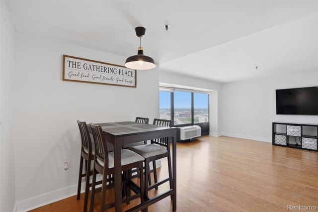 300 Riverfront 24D, Detroit, MI 48226