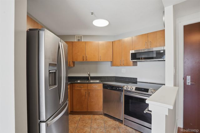 300 Riverfront 24D, Detroit, MI 48226