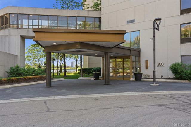 300 Riverfront 24D, Detroit, MI 48226