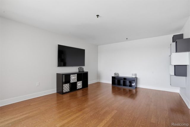 300 Riverfront 24D, Detroit, MI 48226