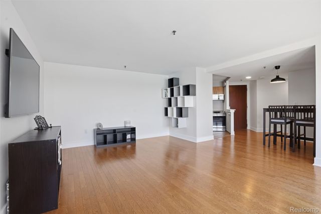 300 Riverfront 24D, Detroit, MI 48226