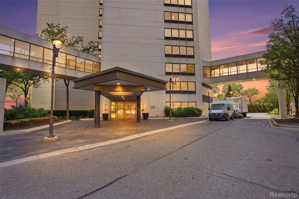 300 Riverfront 24D, Detroit, MI 48226