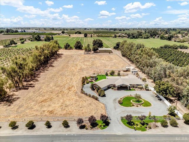 1635 N Elberta Road, Exeter, CA 93221