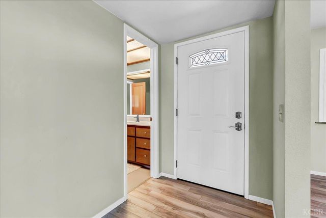 1635 N Elberta Road, Exeter, CA 93221