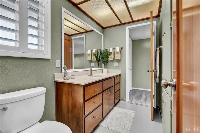 1635 N Elberta Road, Exeter, CA 93221