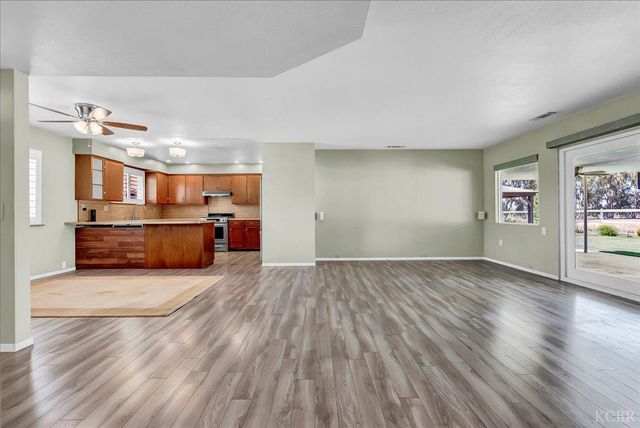 1635 N Elberta Road, Exeter, CA 93221