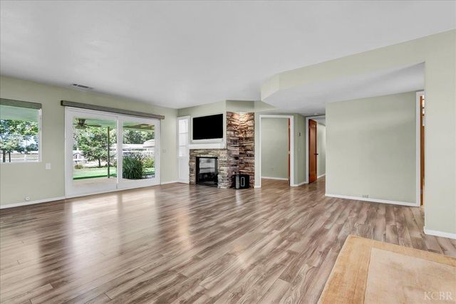 1635 N Elberta Road, Exeter, CA 93221