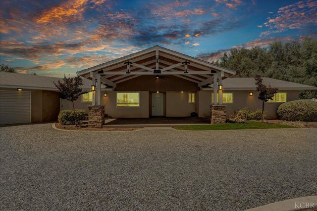 1635 N Elberta Road, Exeter, CA 93221