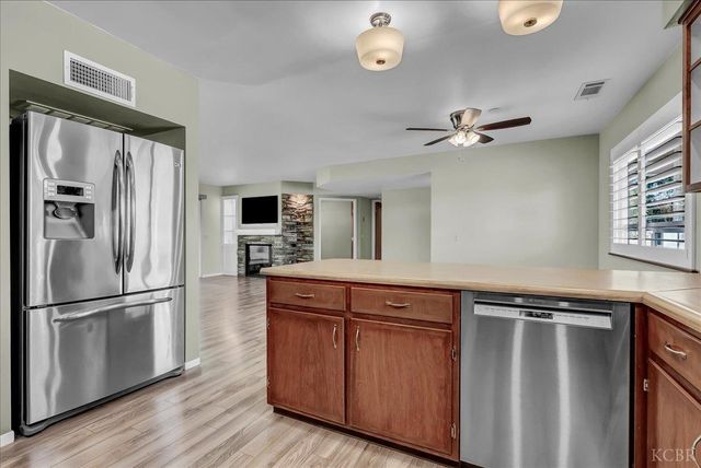 1635 N Elberta Road, Exeter, CA 93221