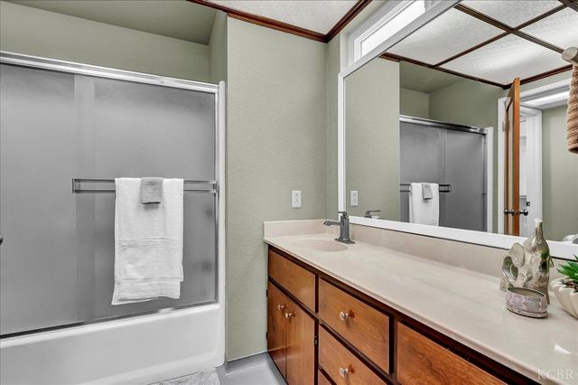 1635 N Elberta Road, Exeter, CA 93221