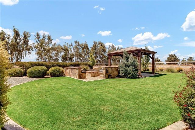 1635 N Elberta Road, Exeter, CA 93221