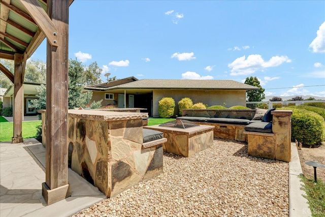 1635 N Elberta Road, Exeter, CA 93221