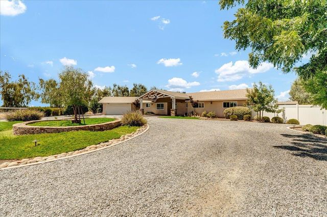1635 N Elberta Road, Exeter, CA 93221