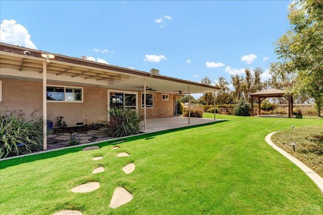 1635 N Elberta Road, Exeter, CA 93221