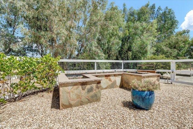 1635 N Elberta Road, Exeter, CA 93221