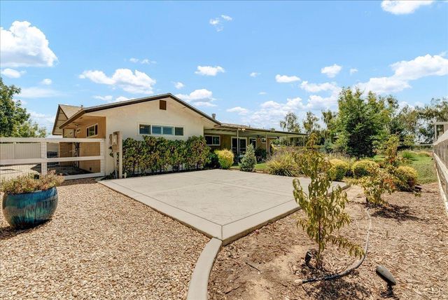 1635 N Elberta Road, Exeter, CA 93221