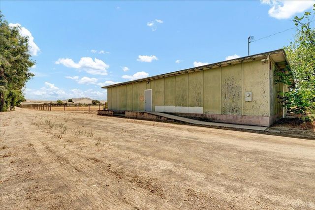 1635 N Elberta Road, Exeter, CA 93221