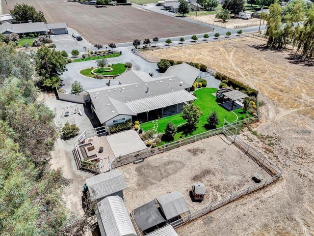 1635 N Elberta Road, Exeter, CA 93221