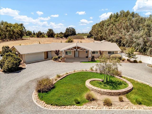1635 N Elberta Road, Exeter, CA 93221