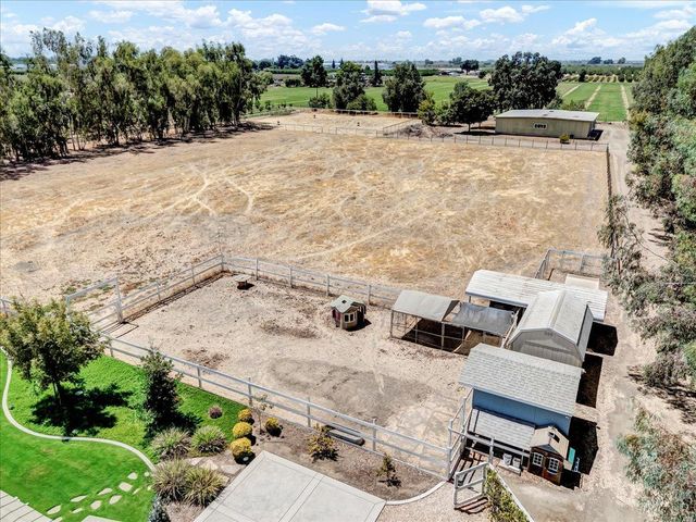 1635 N Elberta Road, Exeter, CA 93221