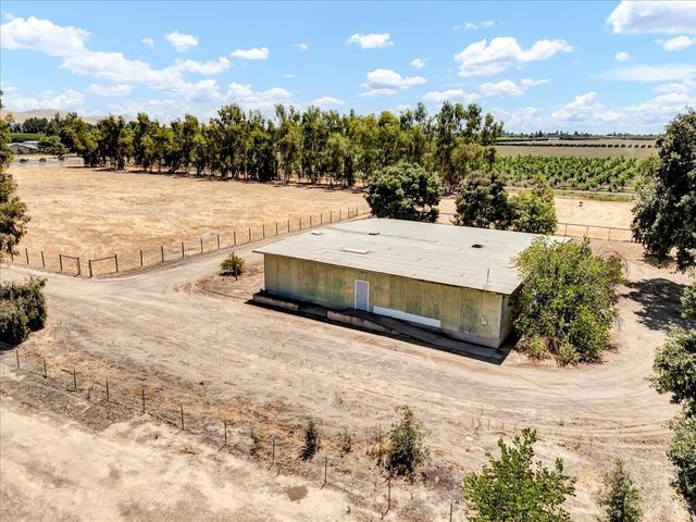1635 N Elberta Road, Exeter, CA 93221