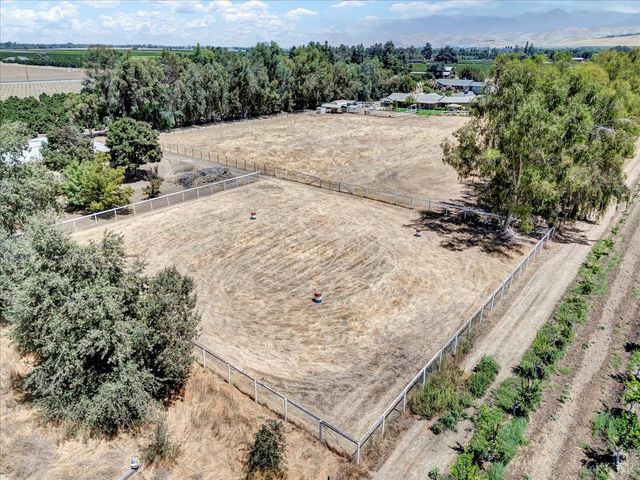 1635 N Elberta Road, Exeter, CA 93221