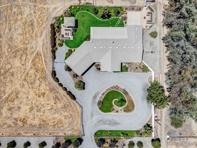 1635 N Elberta Road, Exeter, CA 93221