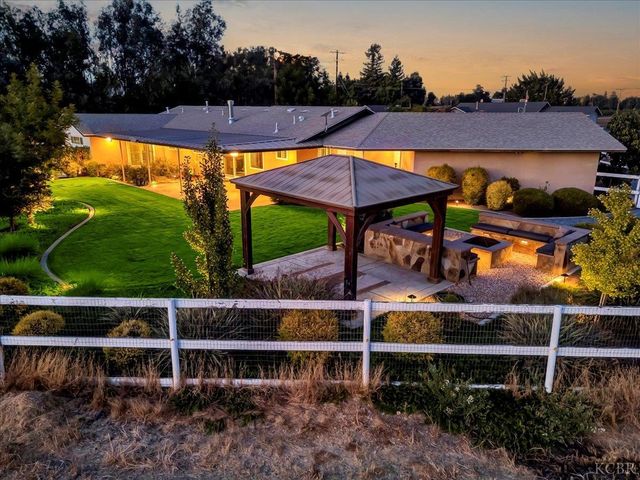 1635 N Elberta Road, Exeter, CA 93221