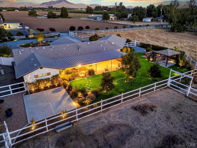 1635 N Elberta Road, Exeter, CA 93221