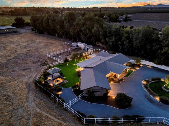 1635 N Elberta Road, Exeter, CA 93221