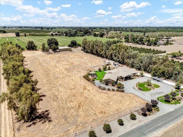 1635 N Elberta Road, Exeter, CA 93221