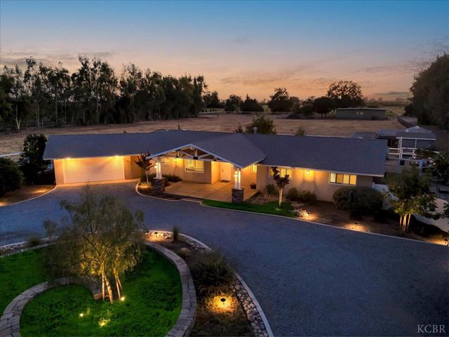 1635 N Elberta Road, Exeter, CA 93221