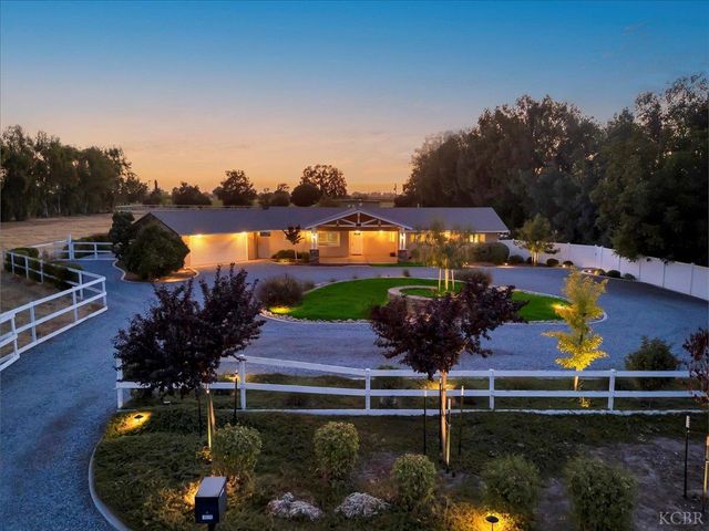 1635 N Elberta Road, Exeter, CA 93221