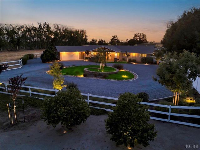 1635 N Elberta Road, Exeter, CA 93221