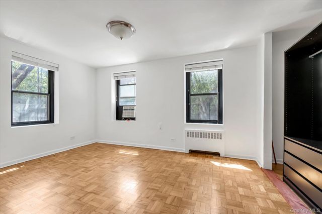 90-09 Northern Blvd 102, Jackson Heights, NY 11370