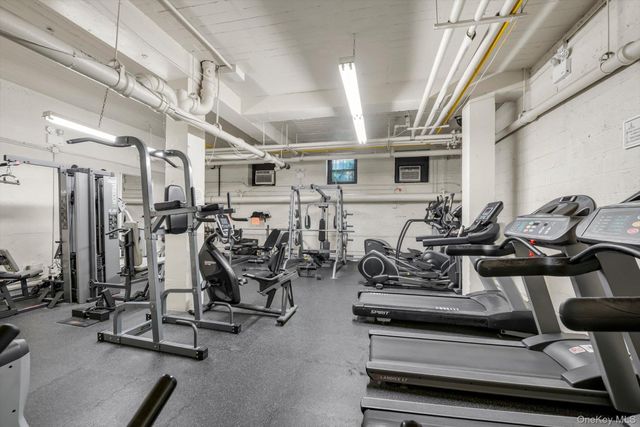 90-09 Northern Blvd 102, Jackson Heights, NY 11370