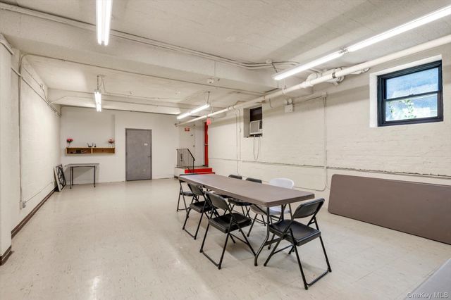 90-09 Northern Blvd 102, Jackson Heights, NY 11370