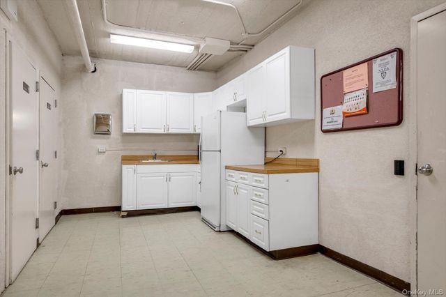 90-09 Northern Blvd 102, Jackson Heights, NY 11370