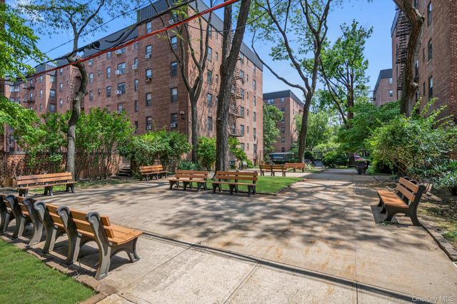 90-09 Northern Blvd 102, Jackson Heights, NY 11370