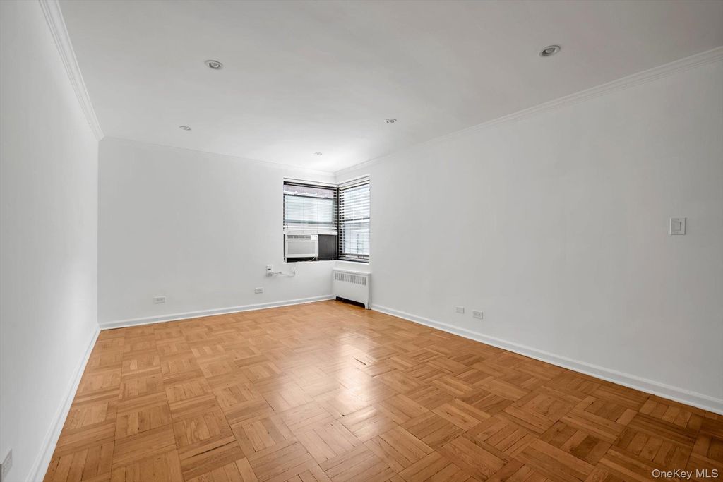 90-09 Northern Blvd 102, Jackson Heights, NY 11370 — photo 5